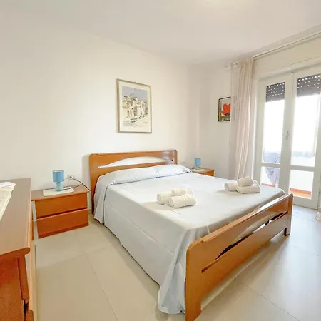 Riservato Bilocale Ristrutturato In Corte Interna