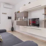 Riservato Bilocale Ristrutturato In Corte Interna 아파트 *