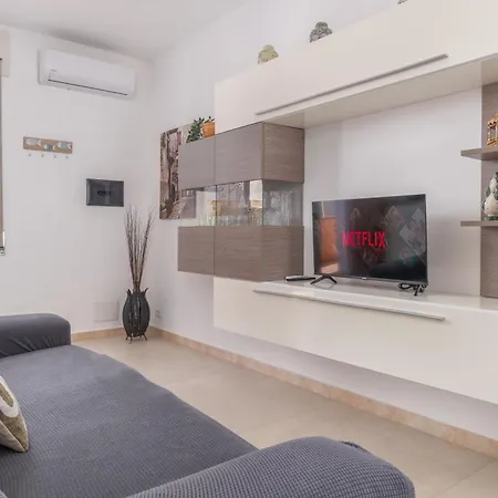 Riservato Bilocale Ristrutturato In Corte Interna Apartamento *