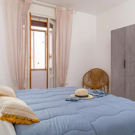 Riservato Bilocale Ristrutturato In Corte Interna La Maddalena (Sassari)