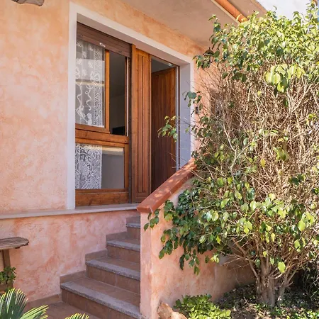 Riservato Bilocale Ristrutturato In Corte Interna Apartamento La Maddalena (Sassari)